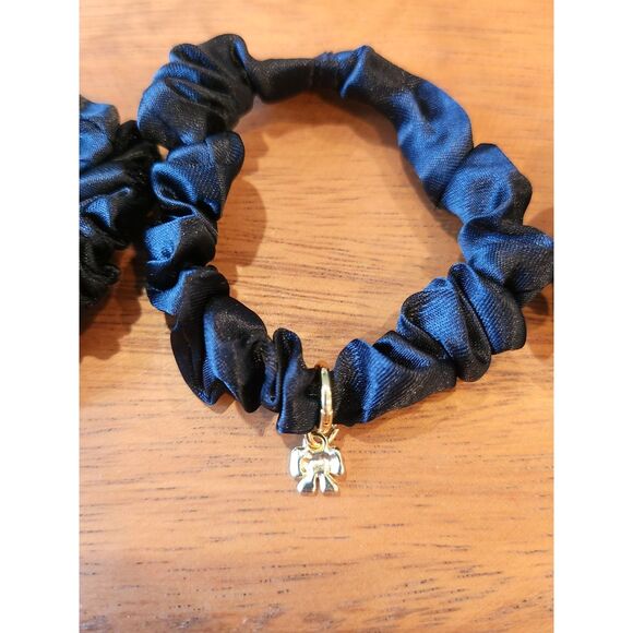 🖤 Satin Scrunchie Set – Luxe Charm Edition (Black) - Picture 5 of 5